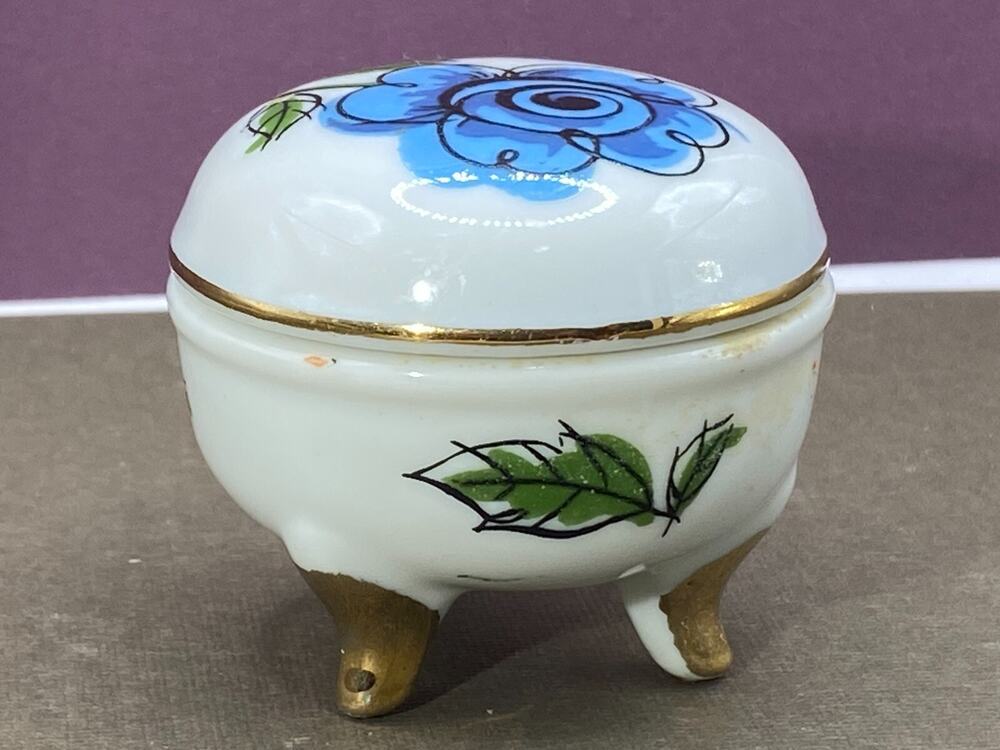 Norleans Vintage White Three Footed Porcelain Ring Box French Style